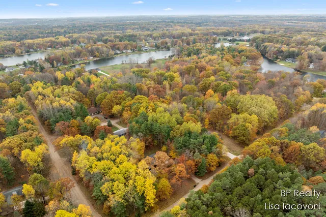 $329,900 | 9103 Walnut Grove, Stanwood, MI 49346