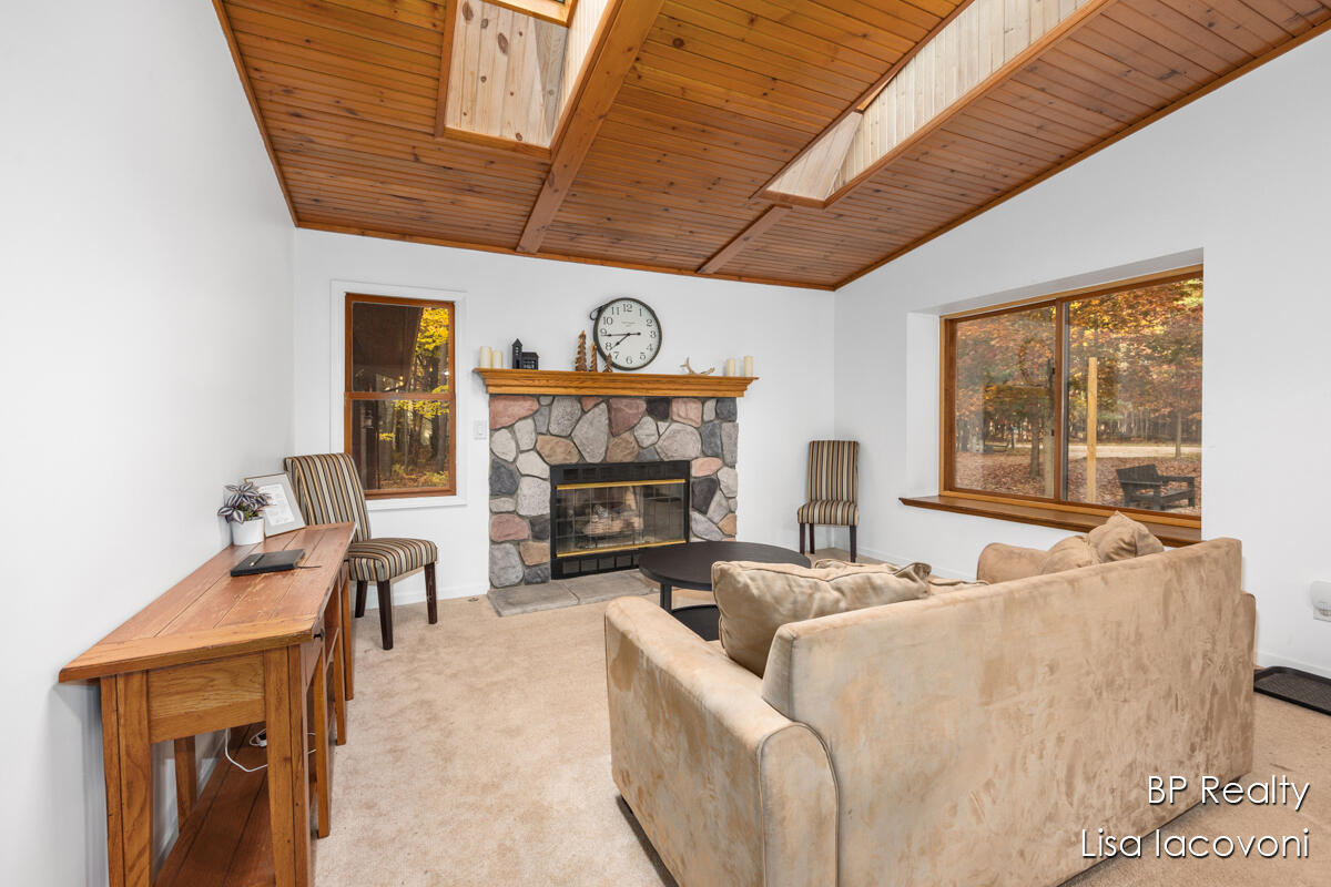 9103 Walnut Grove Stanwood, MI 49346 - Photo 5 of 36 IMG_1003