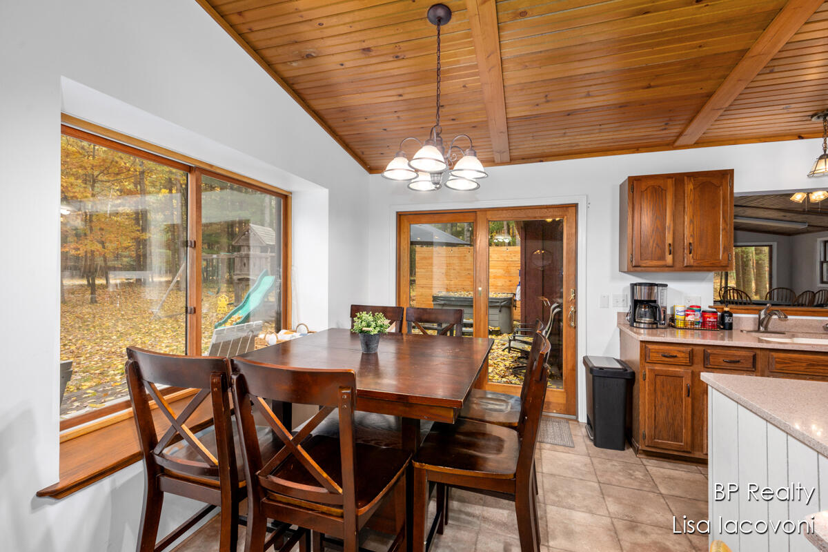 9103 Walnut Grove Stanwood, MI 49346 - Photo 7 of 36 IMG_1005