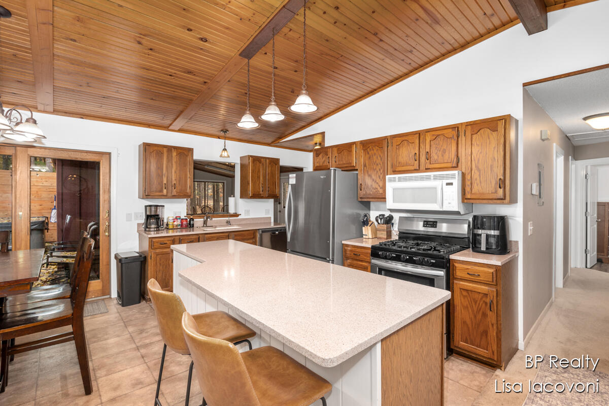 9103 Walnut Grove Stanwood, MI 49346 - Photo 8 of 36 IMG_1006