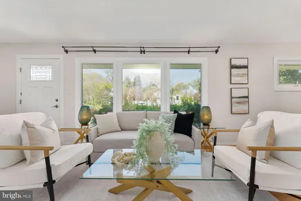 $640,000 | 6601 Cavalier Drive, Alexandria, VA 22307