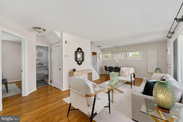 $640,000 | 6601 Cavalier Drive, Alexandria, VA 22307
