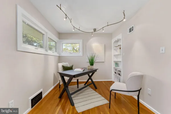 $640,000 | 6601 Cavalier Drive, Alexandria, VA 22307