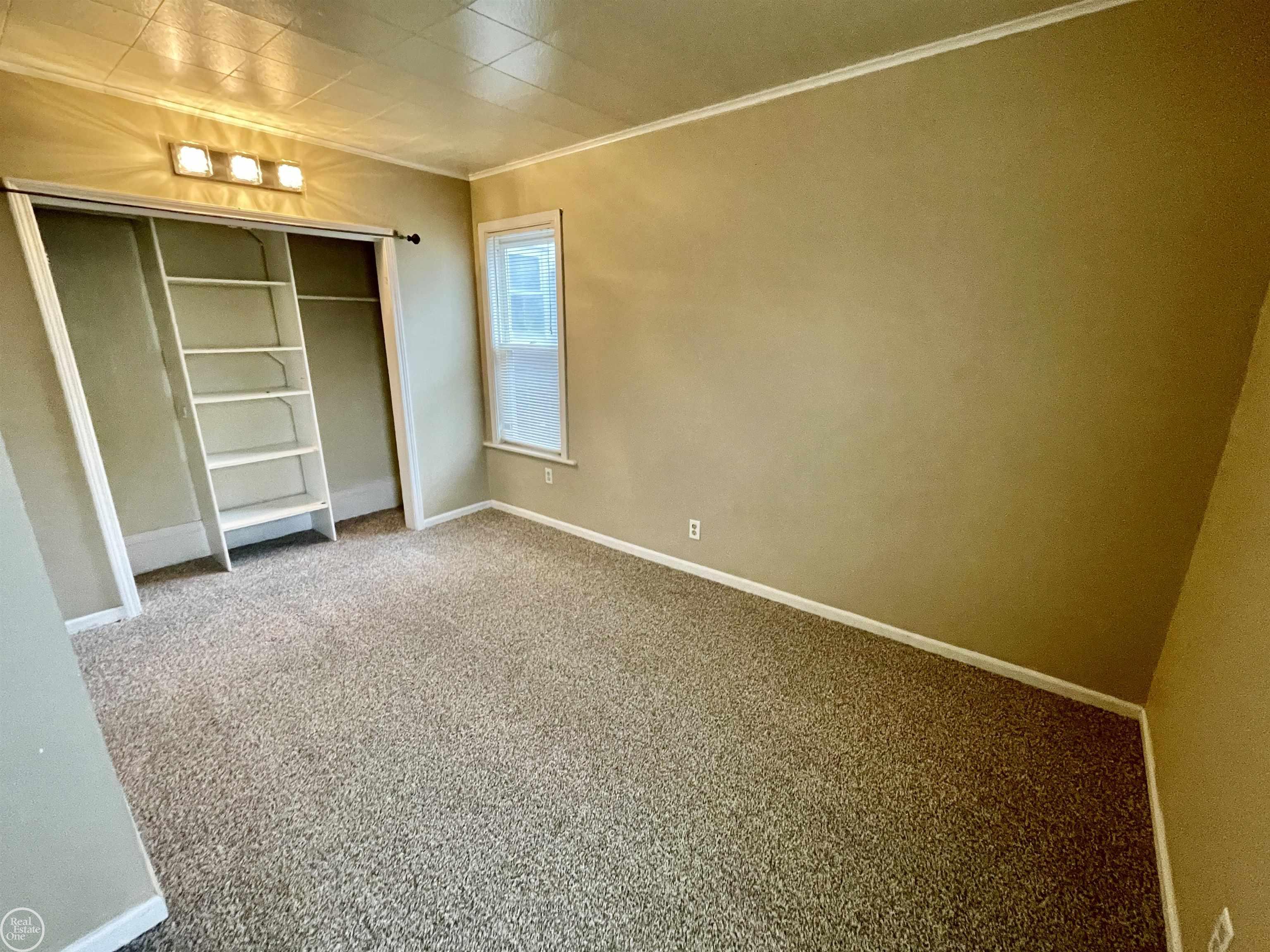 1013 Stone Street Port Huron, MI 48060 - Photo 4 of 15 50161257-b9765e5c-d706-41bc-9907-862e0ef59147.JPG