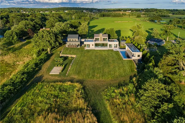 $6,995,000 | 451 Seapowet Avenue, Tiverton, RI 02878