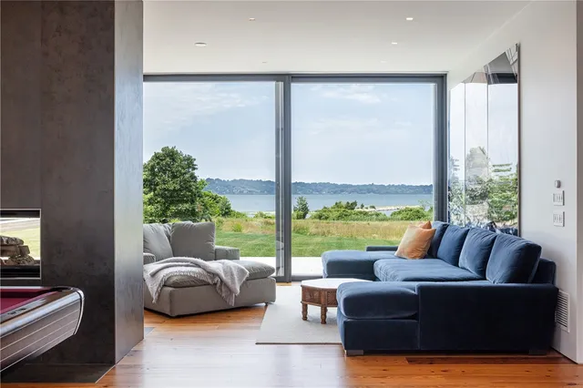 $6,995,000 | 451 Seapowet Avenue, Tiverton, RI 02878