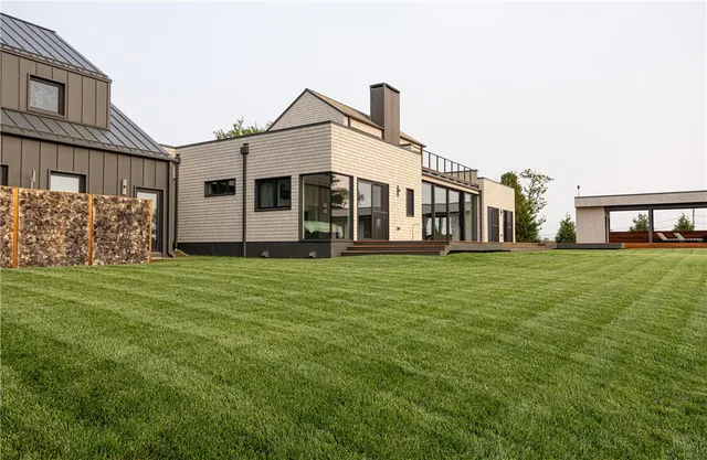 $6,995,000 | 451 Seapowet Avenue, Tiverton, RI 02878