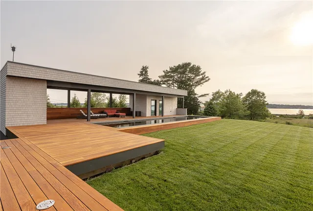 $6,995,000 | 451 Seapowet Avenue, Tiverton, RI 02878