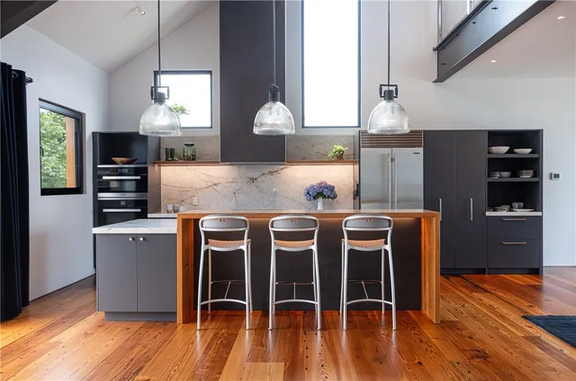 $6,995,000 | 451 Seapowet Avenue, Tiverton, RI 02878