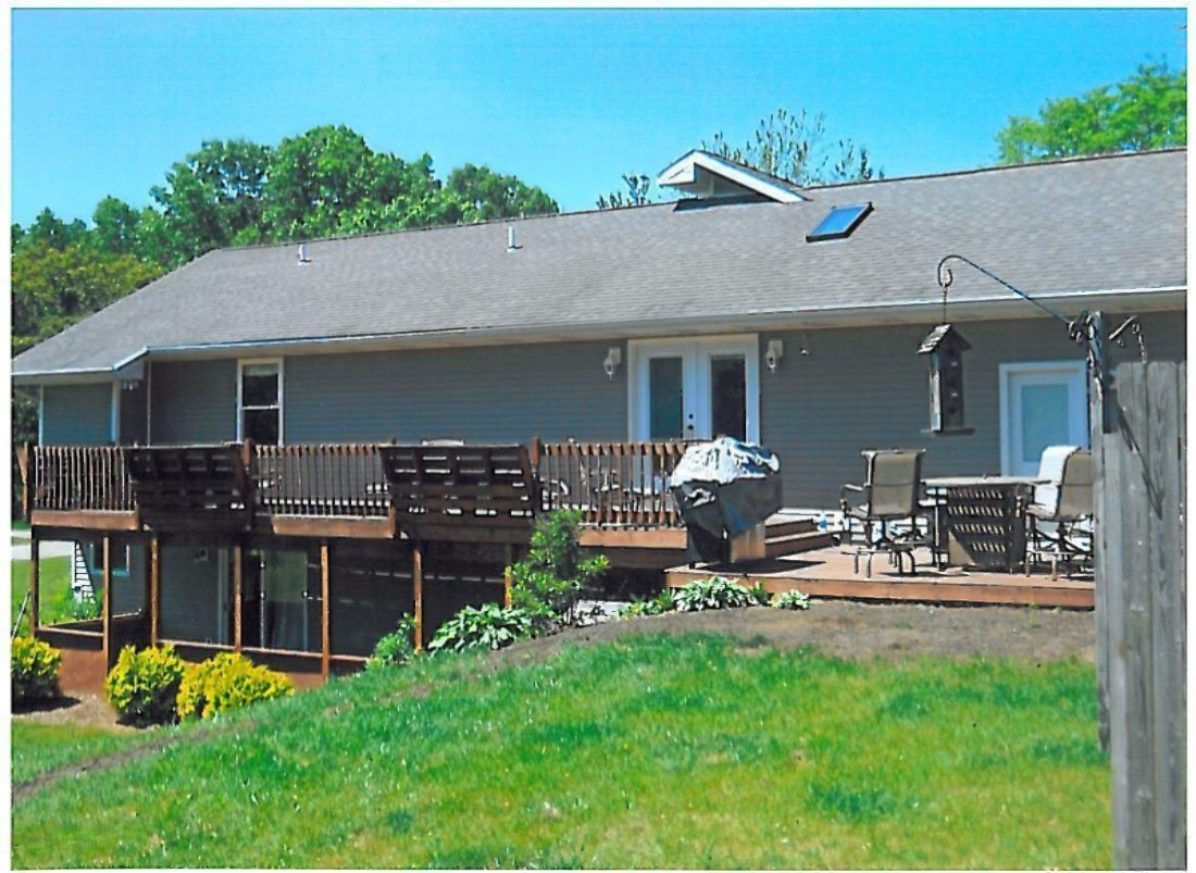 2348 Riverside Road Benton Harbor, MI 49022 - Photo 4 of 36 SKMBT_C35315060509311