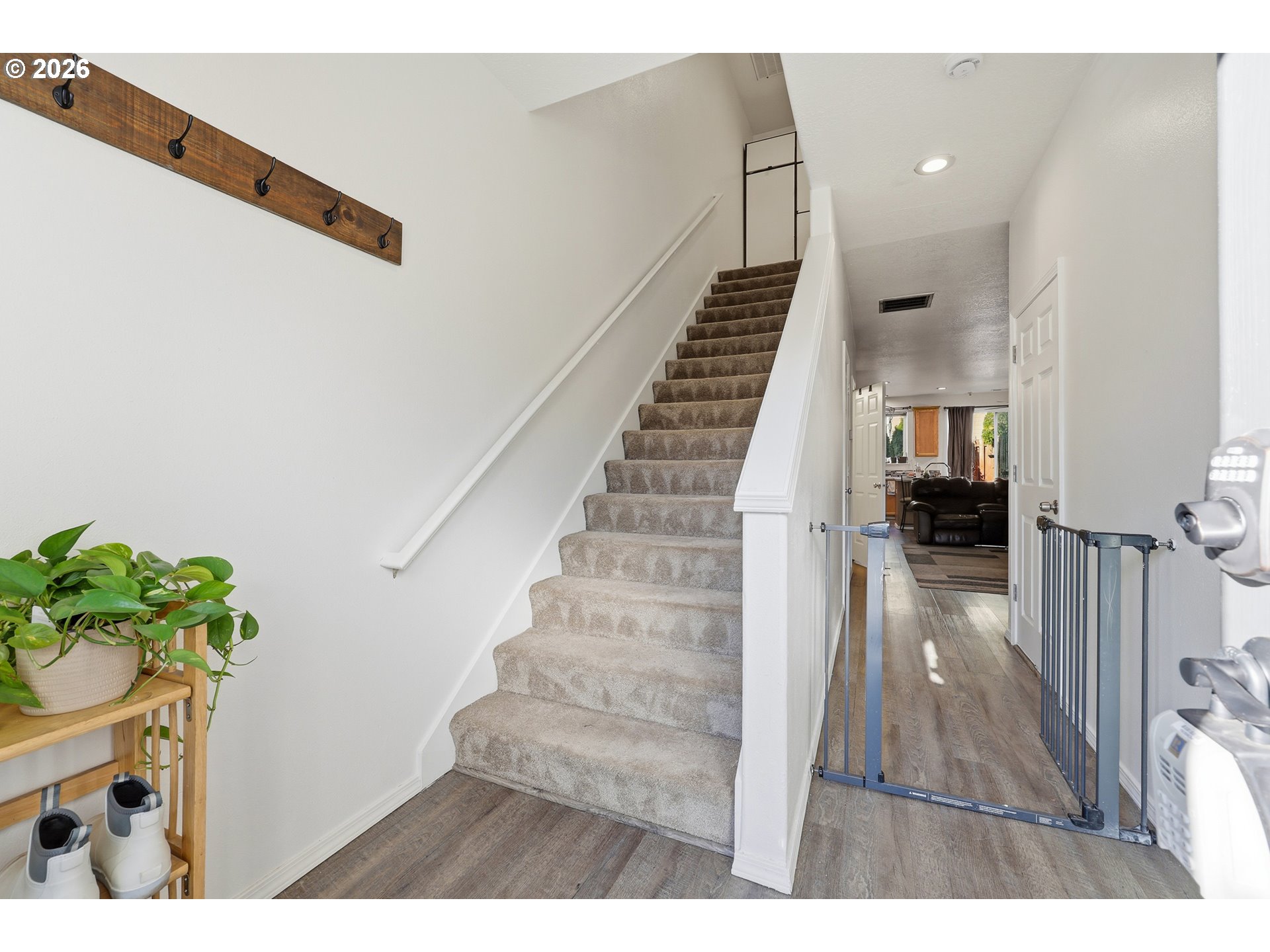 5827 Southeast 16th Loop Gresham, OR 97080 - Photo 8 of 32