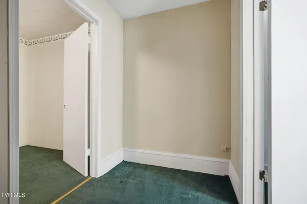$84,999 | 614 Jefferson Street Southeast, Coeburn, VA 24230