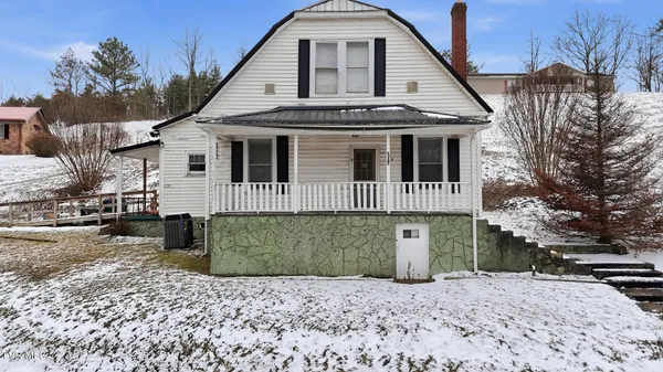 $84,999 | 614 Jefferson Street Southeast, Coeburn, VA 24230