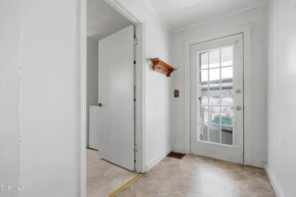 $84,999 | 614 Jefferson Street Southeast, Coeburn, VA 24230