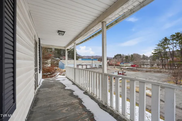 $84,999 | 614 Jefferson Street Southeast, Coeburn, VA 24230