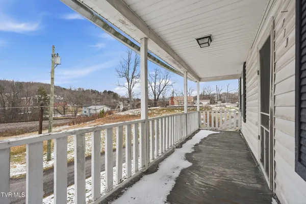 $84,999 | 614 Jefferson Street Southeast, Coeburn, VA 24230