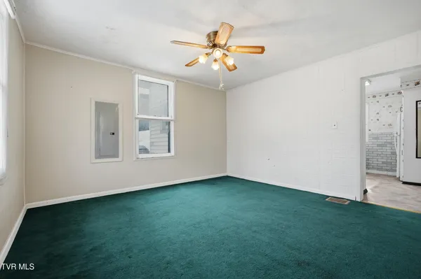 $84,999 | 614 Jefferson Street Southeast, Coeburn, VA 24230