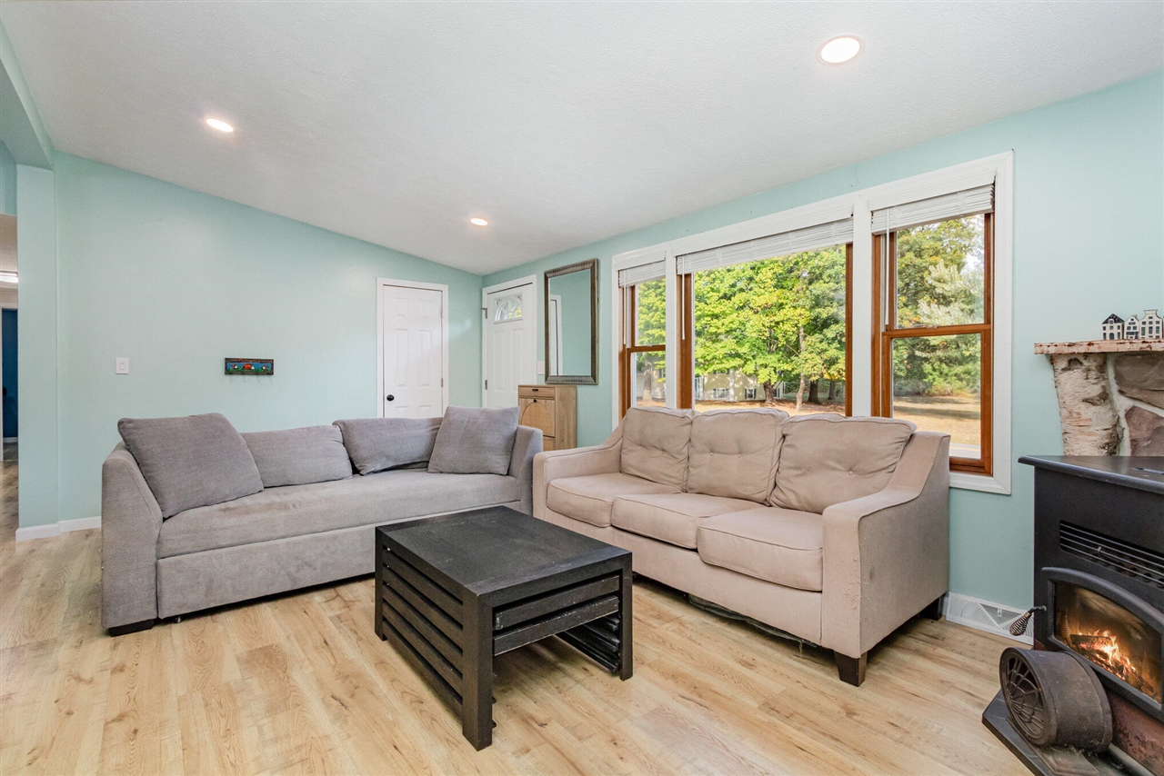 4289 East River Road Buchanan, MI 49107 - Photo 4 of 26 Gallery Image 4