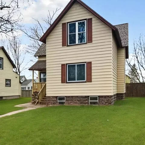 $189,900 | 2809 14th Street, Menominee, MI 49858