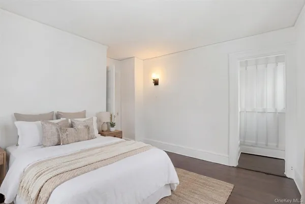 $6,000 | 25 Midland Avenue, White Plains, NY 10606