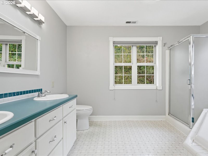 511 South Center Street Oregon City, OR 97045 - Photo 25 of 43 Bedroom, Primary