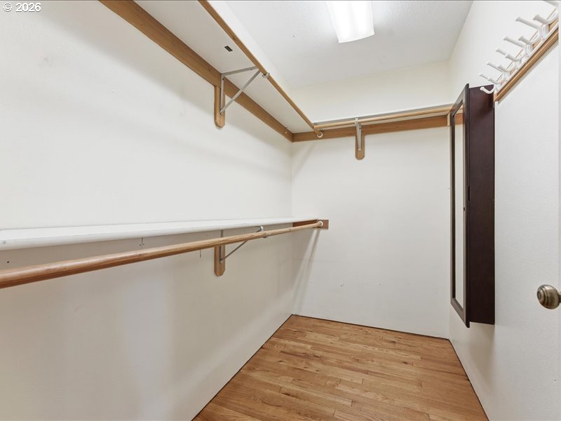 511 South Center Street Oregon City, OR 97045 - Photo 26 of 43 Bedroom, Primary