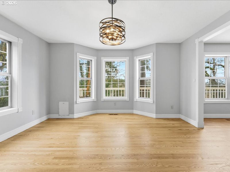 511 South Center Street Oregon City, OR 97045 - Photo 10 of 43