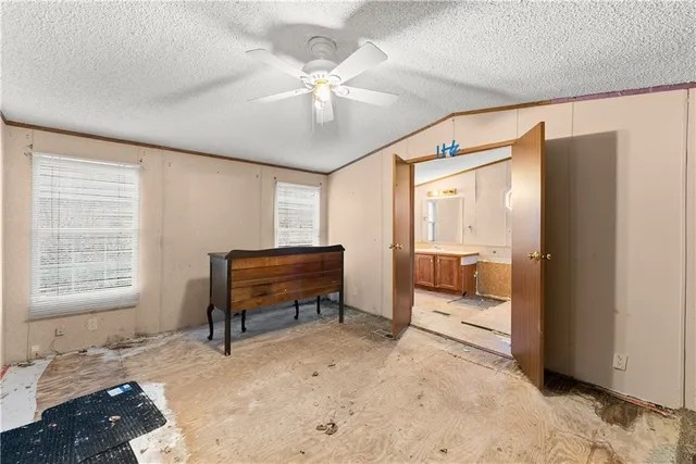 a view of a livingroom with furniture