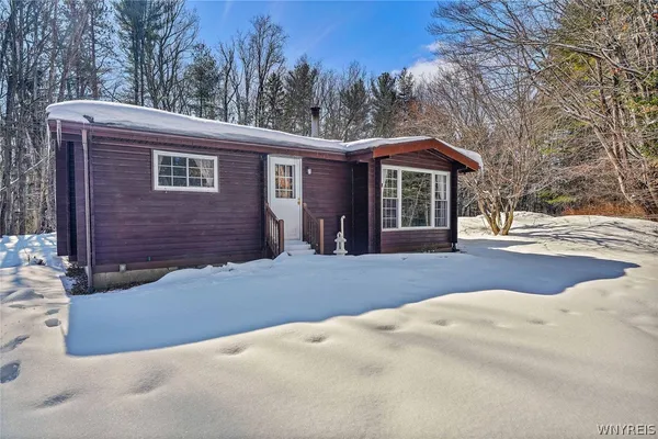 $189,900 | 13357 Ward Road, Holland, NY 14080