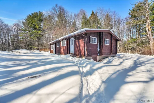 $189,900 | 13357 Ward Road, Holland, NY 14080