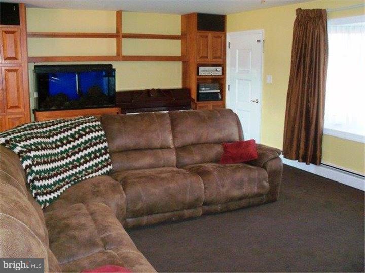 316 Freed Road Harleysville, PA 19438 - Photo 5 of 20 Living Room