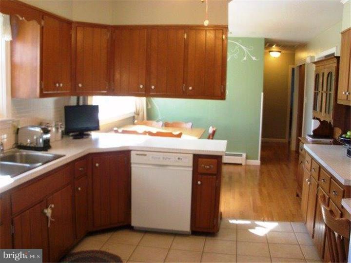 316 Freed Road Harleysville, PA 19438 - Photo 8 of 20 Kitchen
