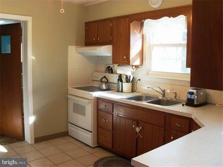 316 Freed Road Harleysville, PA 19438 - Photo 9 of 20 Kitchen