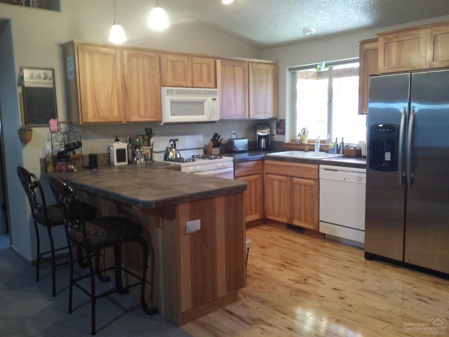 20533 Dylan Loop Bend, OR 97702 - Photo 10 of 25 Refrigerator included with purchase