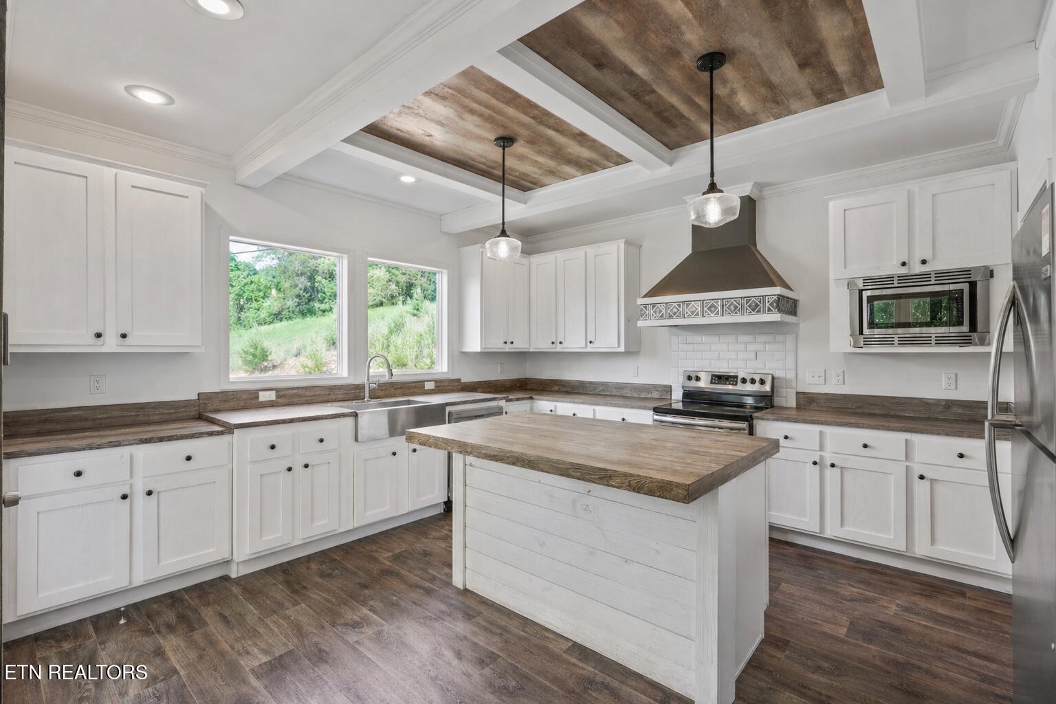 4323 McKamey Road Knoxville, TN 37921 - Photo 10 of 29 Ample Cabinetry in Kitchen