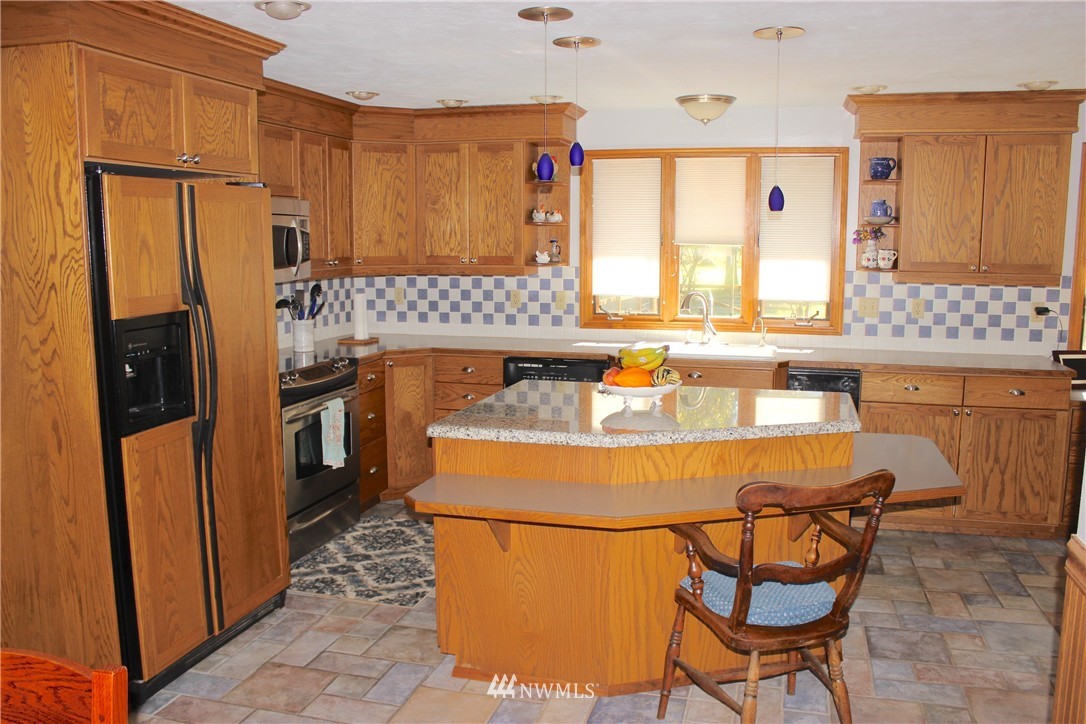 8515 176th Avenue Southwest Rochester, WA 98579 - Photo 8 of 25