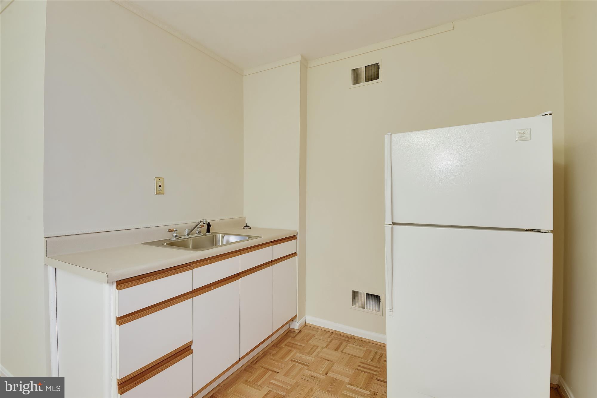 13805 Bonsal Lane Silver Spring, MD 20906 - Photo 14 of 23 Kitchenette off the in law suite