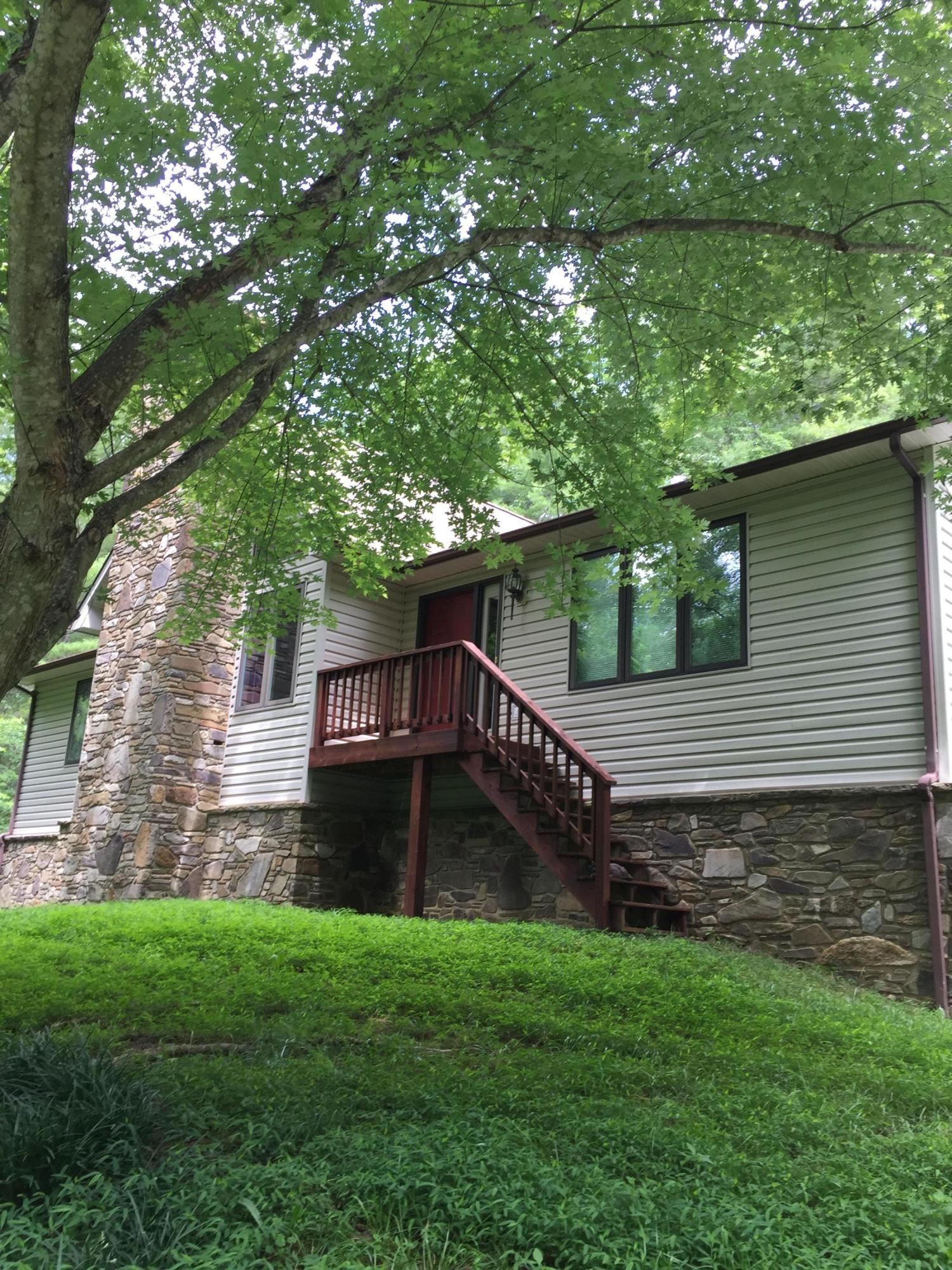 7221 Hidden Cove Road Salem, VA 24153 - Photo 2 of 15 IMG_1972
