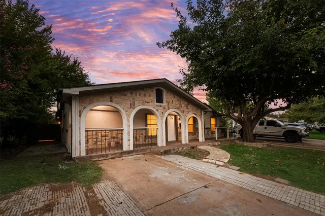 $309,900 | 114 Tarrant Drive, Euless, TX 76039