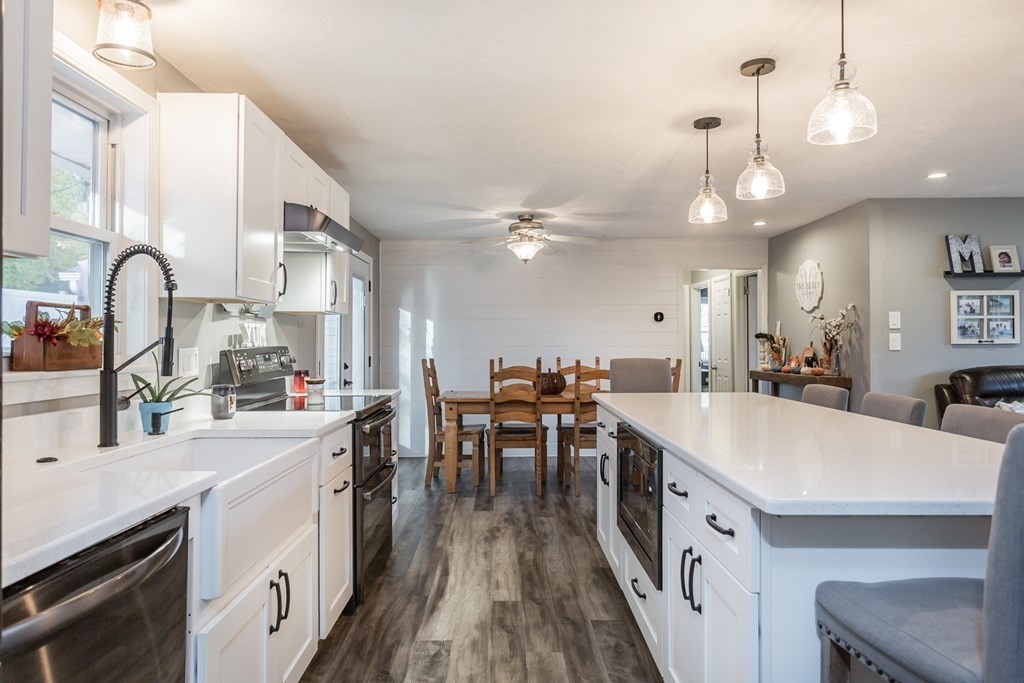 143 Francine Road Raynham, MA 02767 - Photo 2 of 28 Gallery Image 2