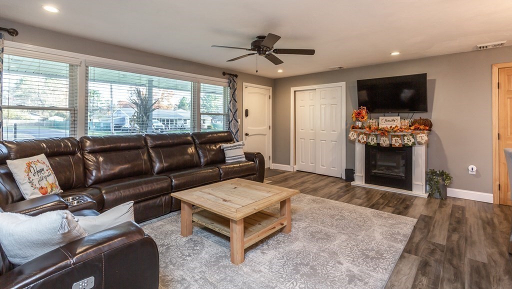 143 Francine Road Raynham, MA 02767 - Photo 8 of 28 Gallery Image 8