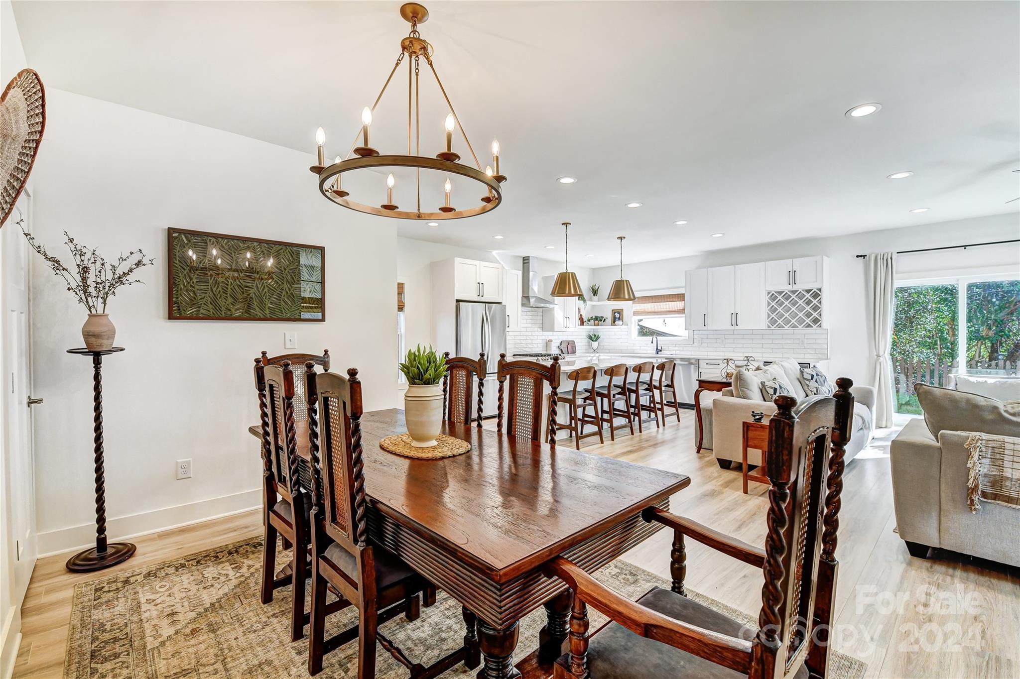 526 Seldon Drive Charlotte, NC 28216 - Photo 17 of 46 a view of a dining room with furniture