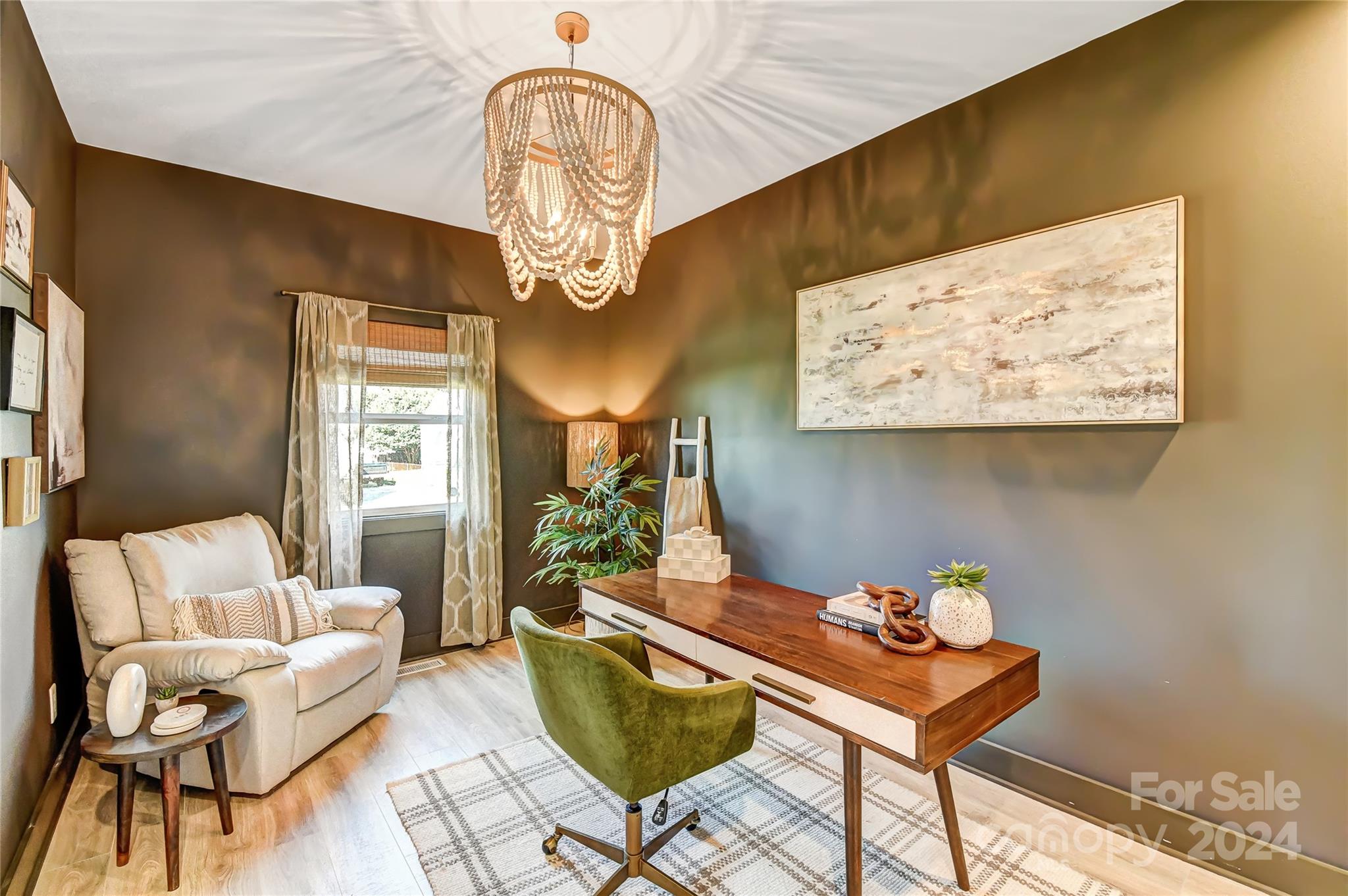 526 Seldon Drive Charlotte, NC 28216 - Photo 24 of 46 a living room with furniture