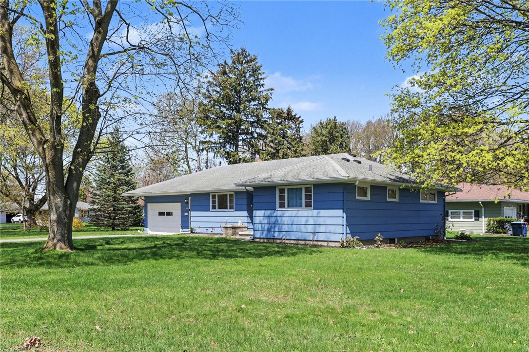 220 Ellington Road Greece, NY 14616 - Photo 4 of 26