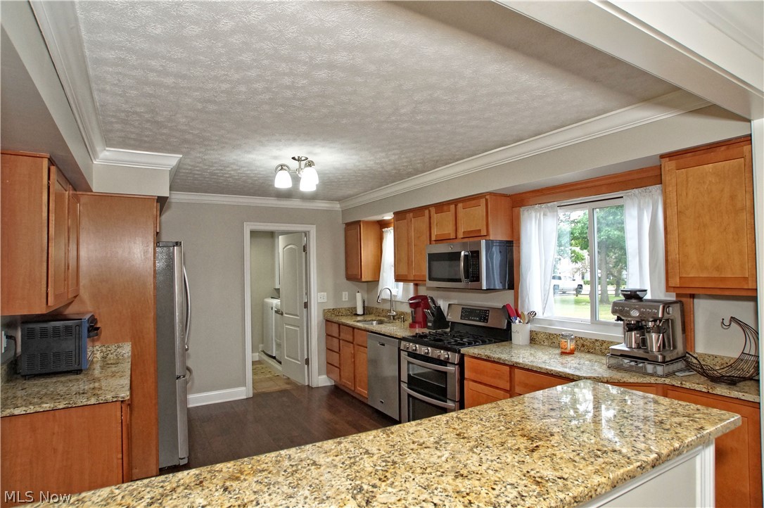 36509 Ridge Road Willoughby, OH 44094 - Photo 7 of 35 Gallery Image 7
