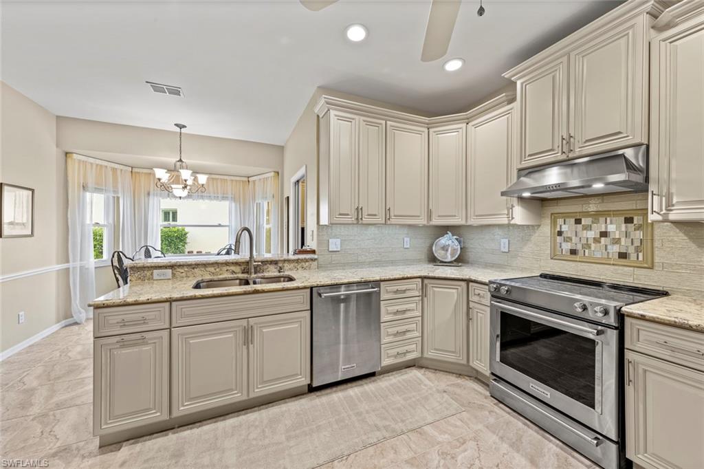 20640 Rivers Estero, FL 33928 - Photo 5 of 32 Gallery Image 5
