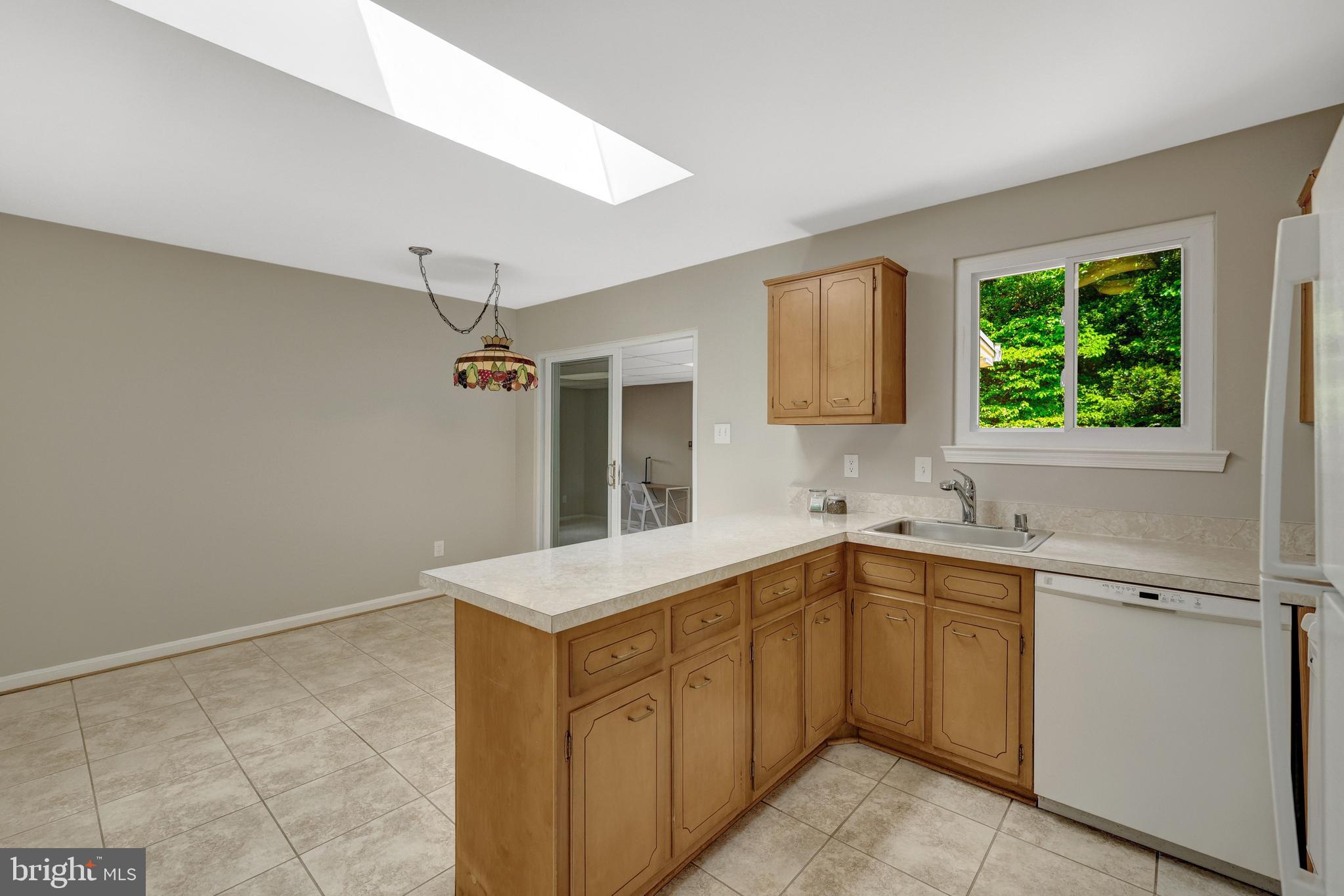 8712 Piccadilly Place Springfield, VA 22151 - Photo 14 of 54
