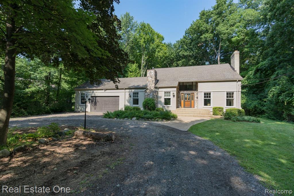 3450 Vardon Drive Rochester Hills, MI 48307 - Photo 1 of 34