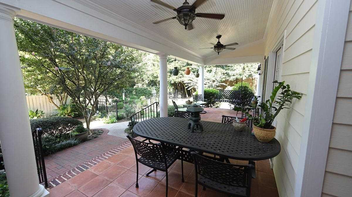 2707 Lochmore Drive Raleigh, NC 27608 - Photo 4 of 29 Photo 4