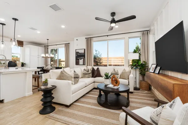 $464,250 | 1498 Pioneer Lane, Clovis, CA 93619